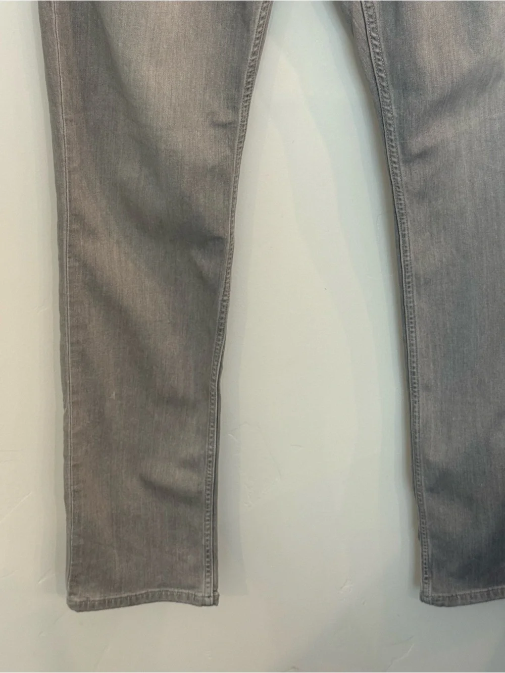 Men’s PAIGE Federal Slim Gray Jeans. Size 36.